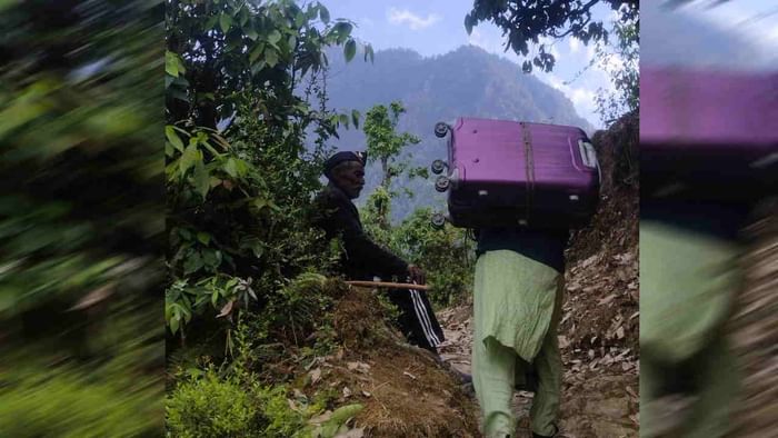 Road inconvenience is becoming a hindrance in youth relationship Karnaprayag Barkot Village Chamoli News