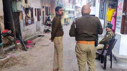 Bodies of two newborns found in Varanasi covered in red cloth police arrive