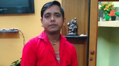 Dead body of man found hanging in his room wife and in-laws accused of murder in Bareilly