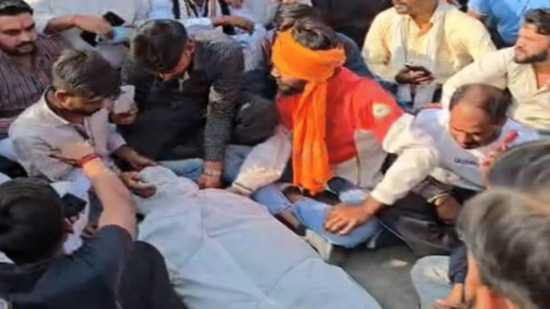 बेरहमी से पिटाई के बाद युवक की मौत