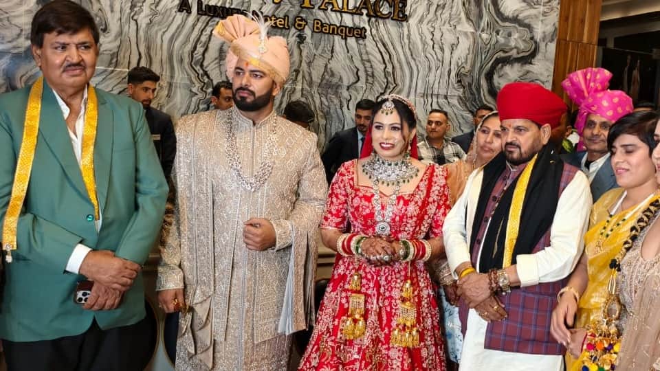 Wrestler Pooja Dhanda and businessman Abhishek Bora get married in Hisar Brijbhushan Singh offer blessing