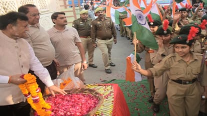 Deputy CM in Meerut: Brijesh Pathak said - Congress fed biryani to the terrorists