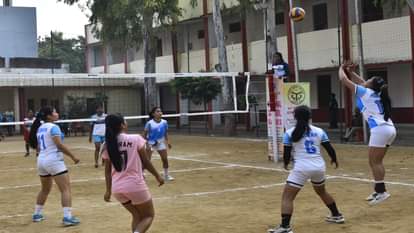 Both UP teams reach pre-quarterfinals in National Volleyball Championship