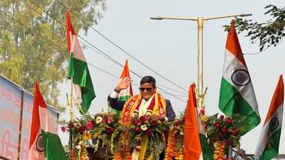 Cricketer Deepti Sharma Arrives in Agra, Watch Her Grand Welcome