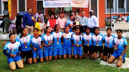 In the inter-college volleyball, SHEAT defeated Kashi Vidyapeeth 25-10.