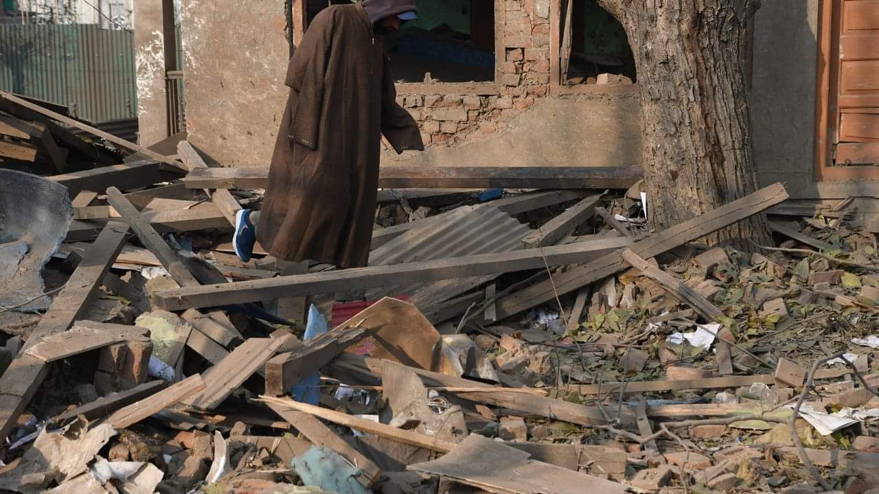 Pulwama house of Dr Umar Nabi involved in Delhi blast demolished Srinagar