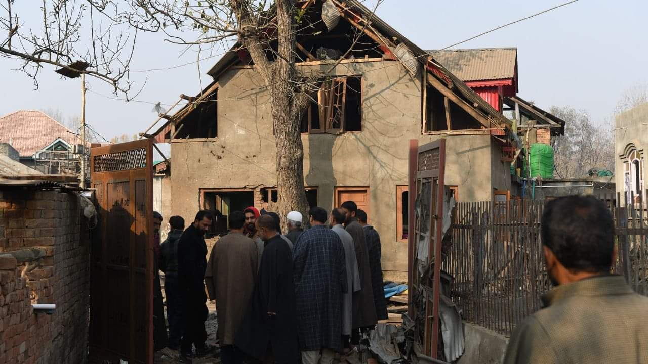 Pulwama house of Dr Umar Nabi involved in Delhi blast demolished Srinagar