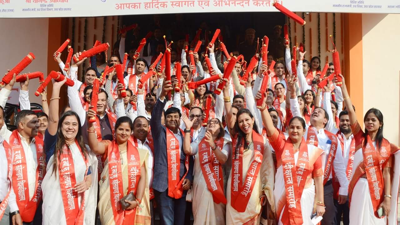 meritorious students received medals and 113 research scholars received degrees at the Rohilkhand University