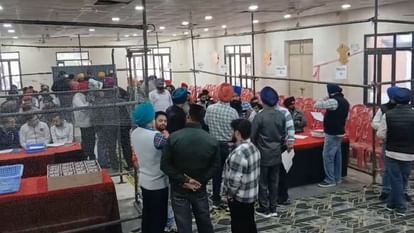 Punjab Tarn Taran By-Election Result Live Updates Vote Counting Sukhwinder Kaur Randhawa Karaanber Singh