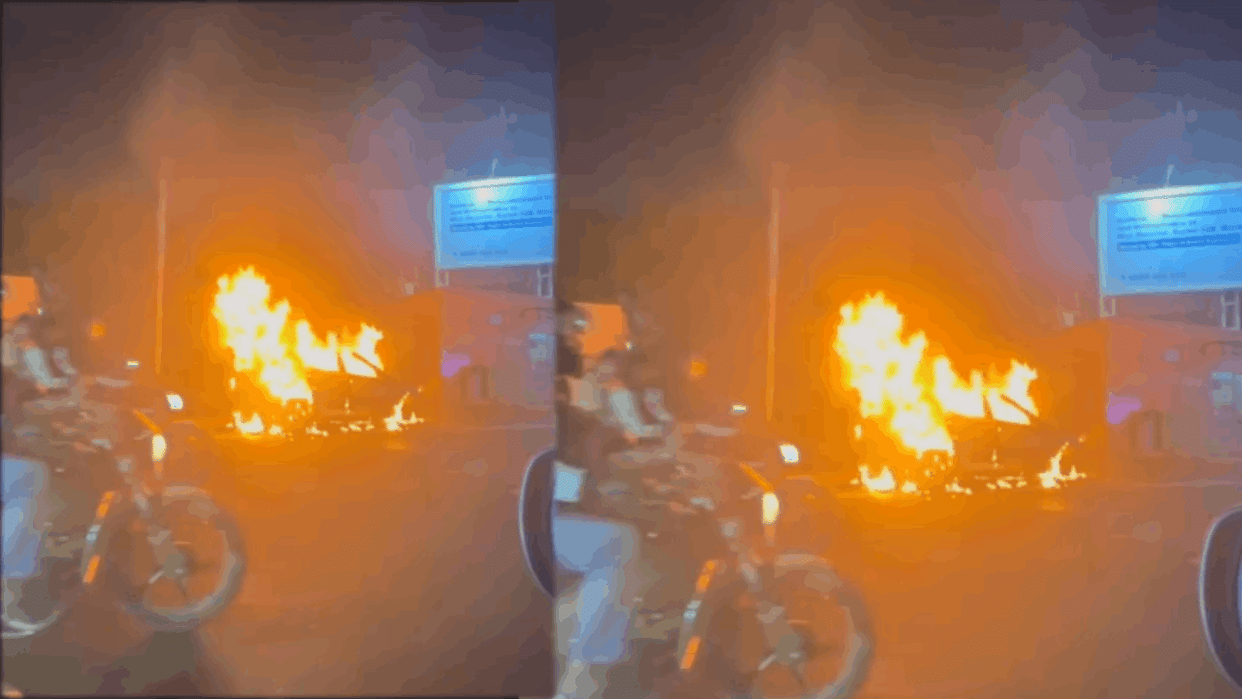 moving car suddenly caught fire Noida-Greater Noida Expressway