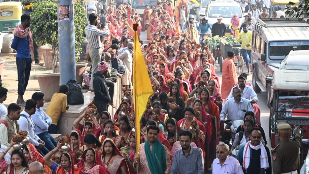 Rani Sati Dadi Mangal Mahotsav celebrated with Mangal Kalash Yatra in varanasi