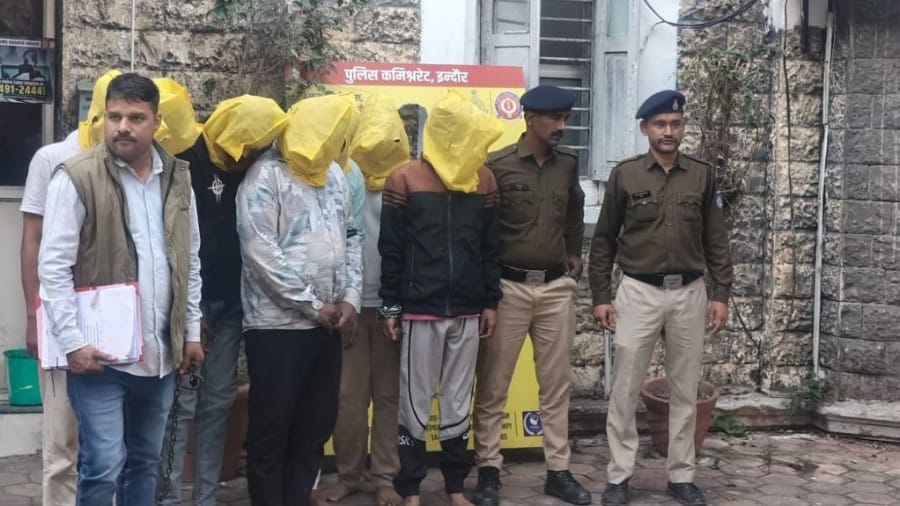 indore news criminals arrested for kidnapping hotel staff over fake video allegation