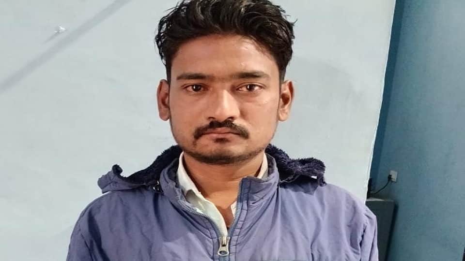 पुलिस की गिरफ्त में आरोपी