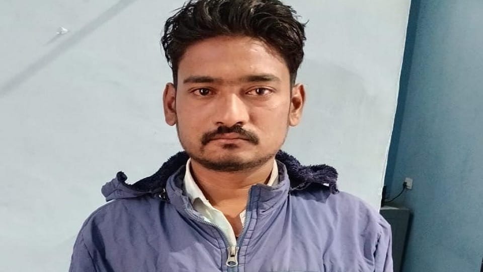 पुलिस की गिरफ्त में आरोपी
