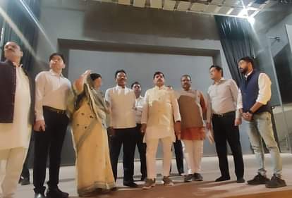 Indore: Chief Minister reached MG Road police station, took information about crimes, also visited Gopal Mandi