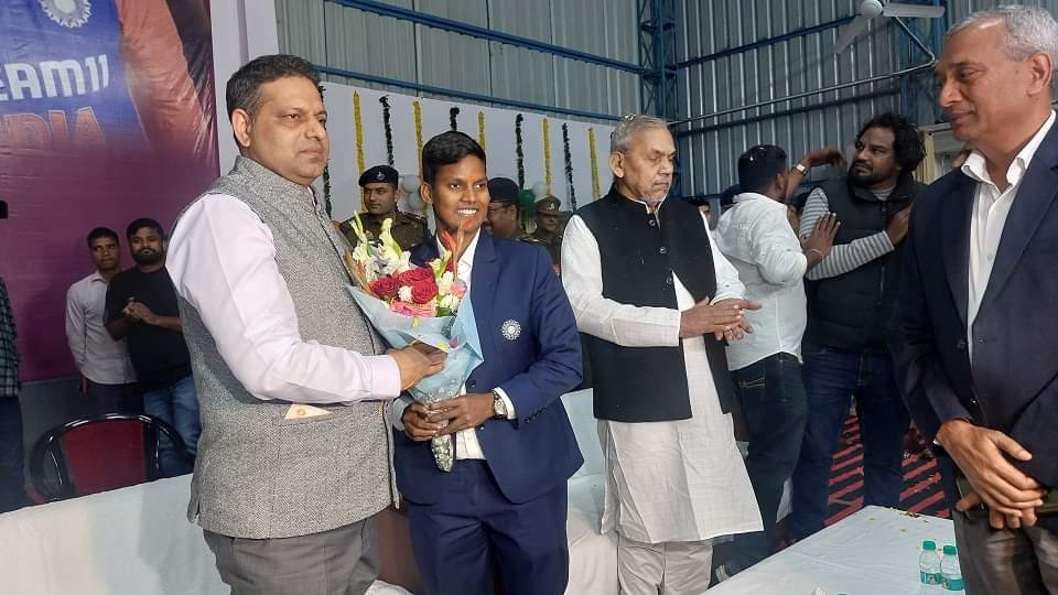 DSP Deepti Sharma Receives Grand Red Carpet Welcome in Agra Police Lines