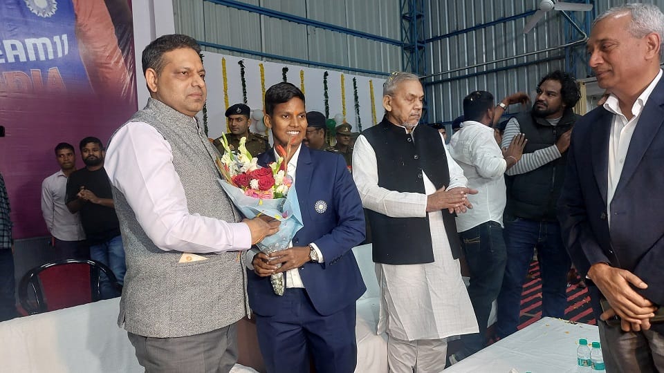 DSP Deepti Sharma Receives Grand Red Carpet Welcome in Agra Police Lines
