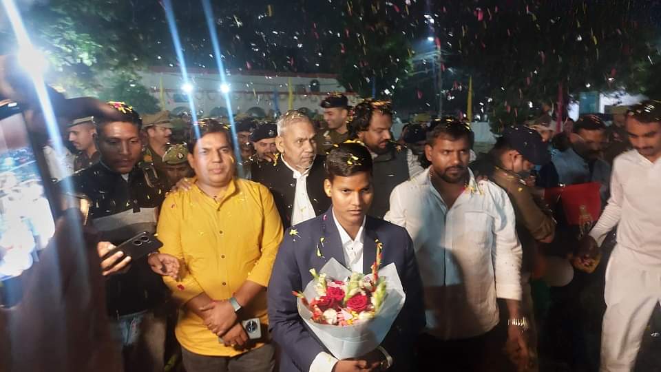 DSP Deepti Sharma Receives Grand Red Carpet Welcome in Agra Police Lines