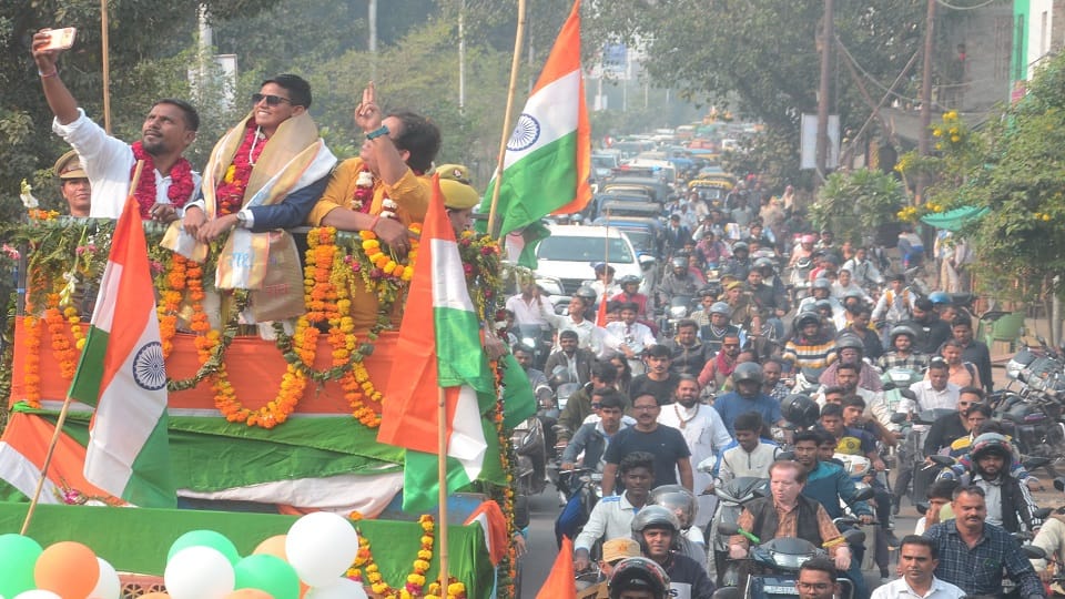 Tight Security for Deepti Sharma Roadshow Traffic Routes Diverted in Agra