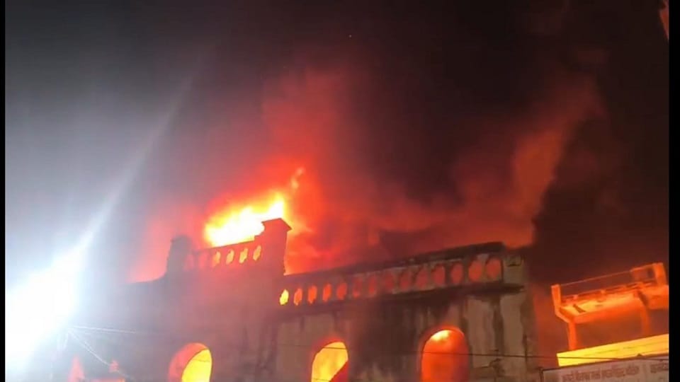 Massive Fire in Agra’s Mantola: Foam Warehouse Ignites After Wedding Fireworks Spark Blaze