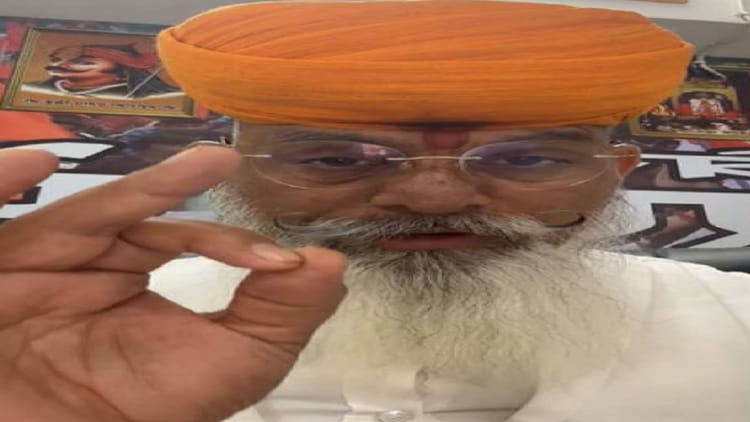 Raipur: करणी सेना राष्ट्रीय अध्यक्ष शेखावत के खिलाफ FIR, पुलिसकर्मियों के घर घुसकर मारने की धमकी देने का आरोप