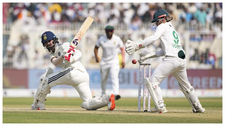 IND vs SA Live Score: दक्षिण अफ्रीका के खिलाफ भारत ने ली बढ़त, अक्षर और जडेजा क्रीज पर मौजूद