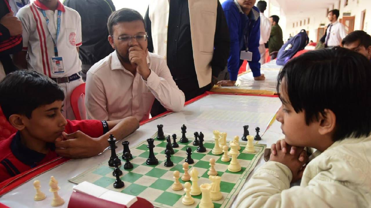 Forgotten Games-2025: Minister JPS Rathore rides a bicycle, Municipal Commissioner takes aim; see photos
