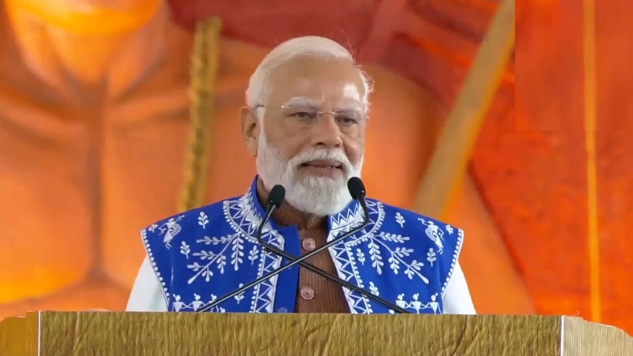 PM modi attaneds janjatiy gairav diwas in gujarat