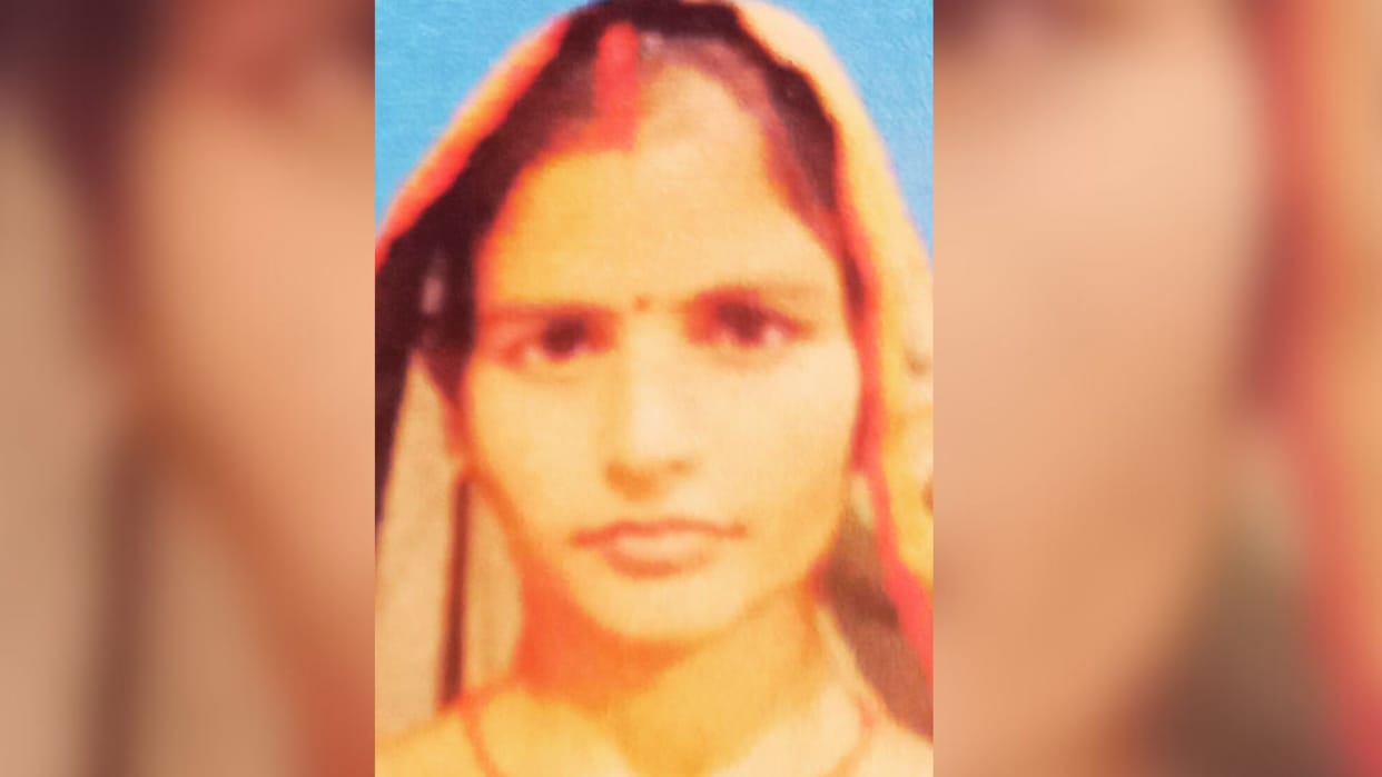 mother was murdered in front of her daughter husband strangled her uncle and son were accused in jaunpur
