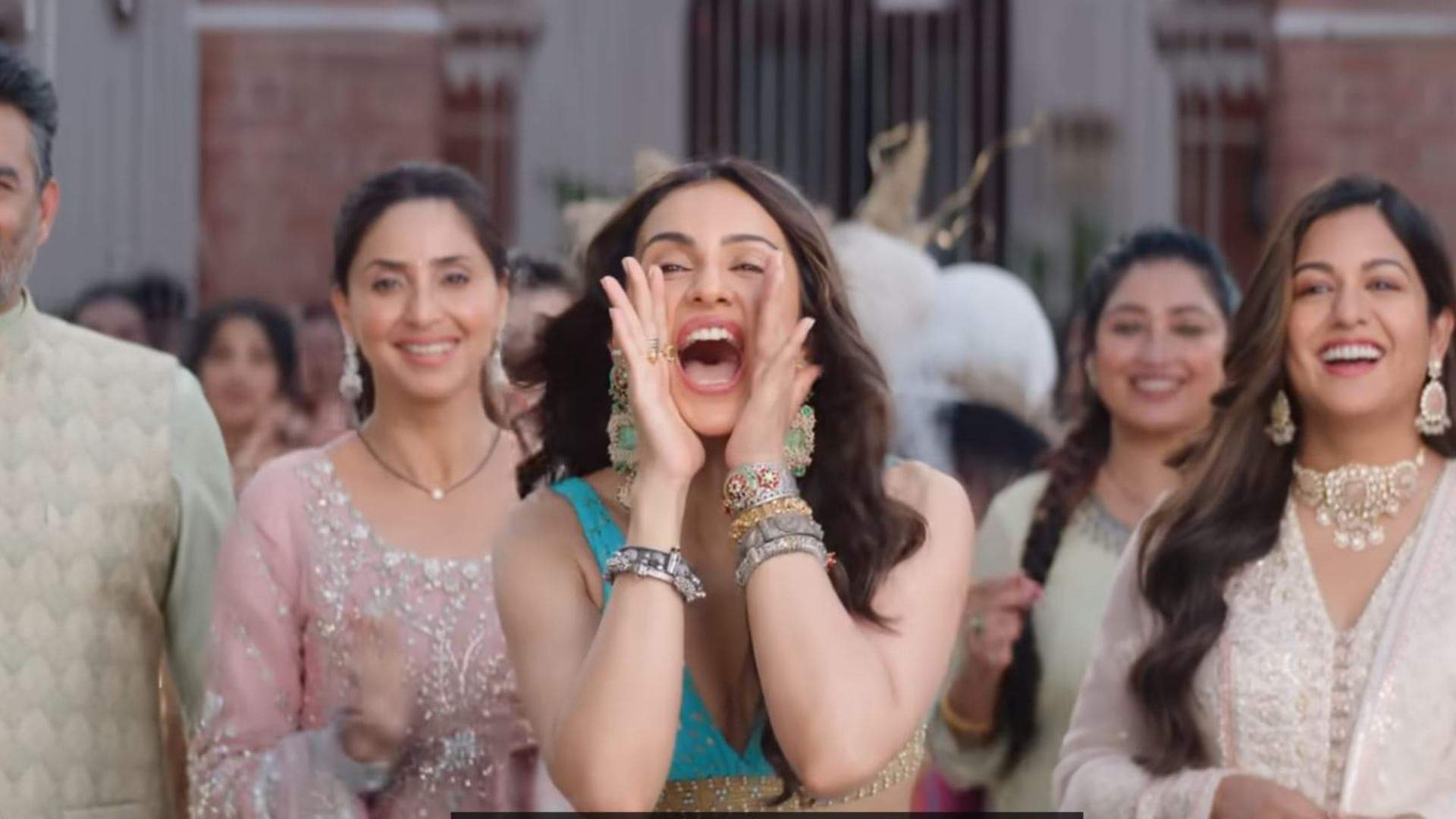 Ajay Devgn Starring De De Pyaar De 2 And Kaantha Yami Gautam Haq Sunday Box Office Collection Earning