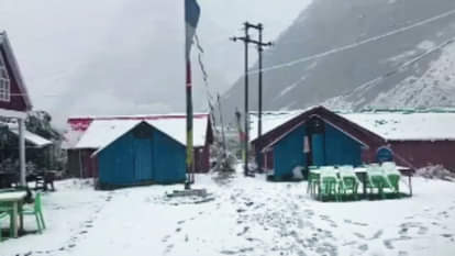 बर्फबारी की तस्वीर