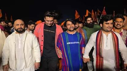 Sanatan Ekta Padyatra: In Radha Govind Temple devotees dance to the hymns of B Praak and Jubin Nautiyal