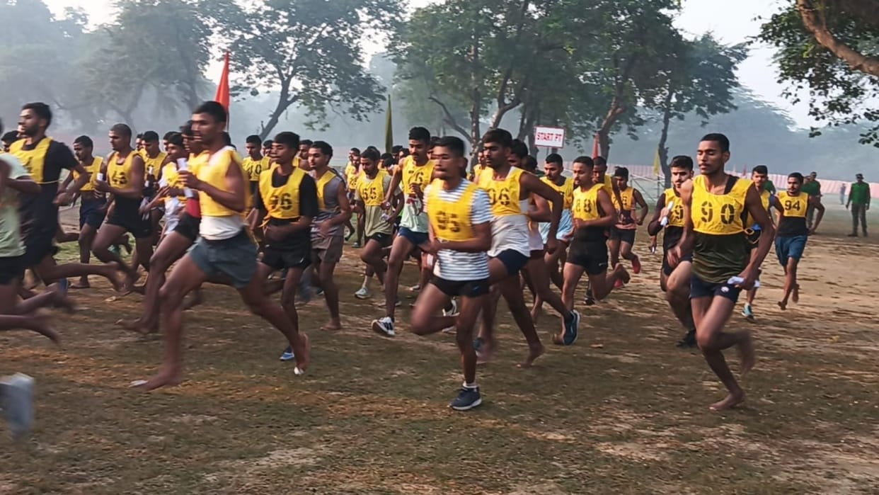 Agniveer 554 candidates successful on final day 803 youth from Sonbhadra-Jaunpur gathered in battlefield