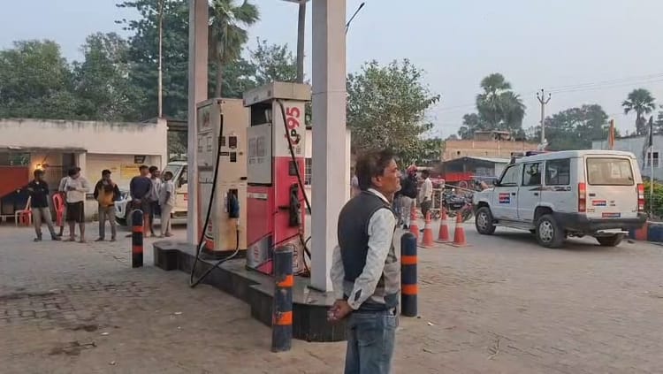 Bihar Crime: चुनाव खत्म होते ही अपराधी सक्रिय, वैशाली में पेट्रोल पंप पर लूट; फायरिंग करते हुए फरार