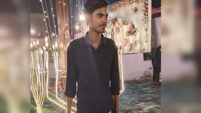 Body of a youth found in bushes near the railway track, suspicion of murder