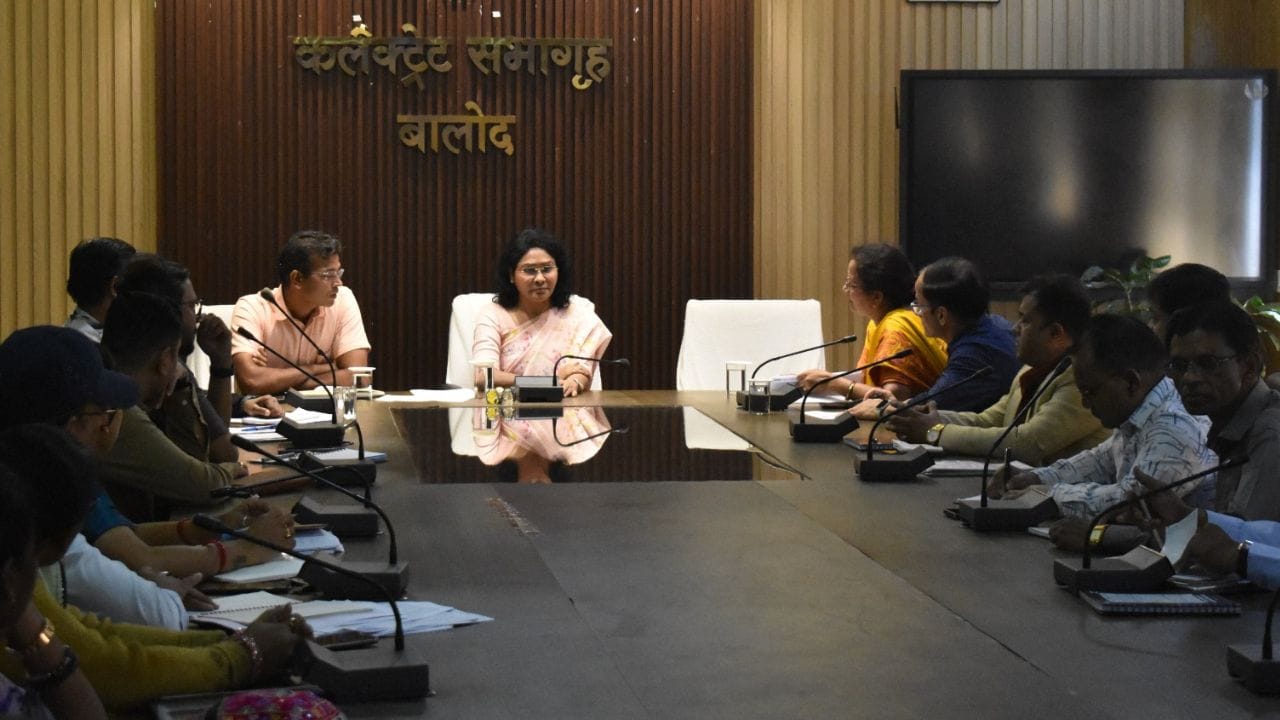 जल संचयन अभियान जोन-2 में प्रथम बालोद जिला