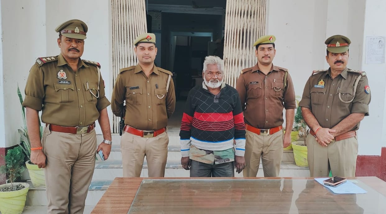 Fatehpur 25 thousand rewardee Rambharose arrested who escaped from the court was caught by police
