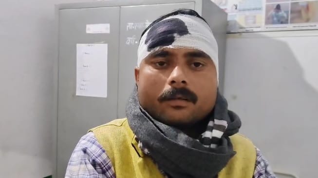 Fatehpur Bloody clash between two parties over election rivalry heavy use of sticks rods nine people injured