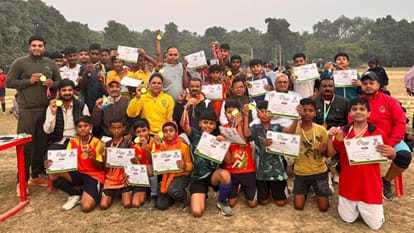 Aditya's 6-wicket haul sends Jaynarayan's team into the semi-finals