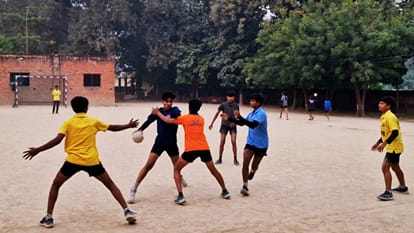 Aditya's 6-wicket haul sends Jaynarayan's team into the semi-finals