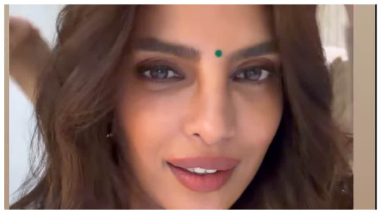 Varanasi movie actress priyanka chopra missed hubby nick jonas in hyderabad share post