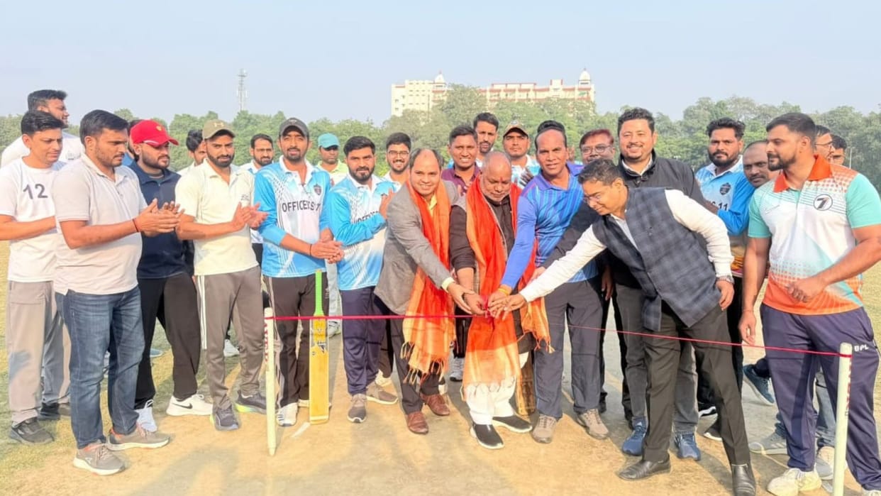 Aditya's 6-wicket haul sends Jaynarayan's team into the semi-finals