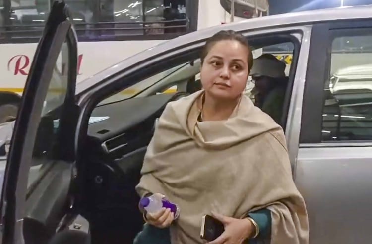 Lalu Yadav Family: रोहिणी आचार्य ने लालू यादव के किडनी ट्रांसप्लांट को याद कर अब क्या लिखा? निशाने पर कई लोग