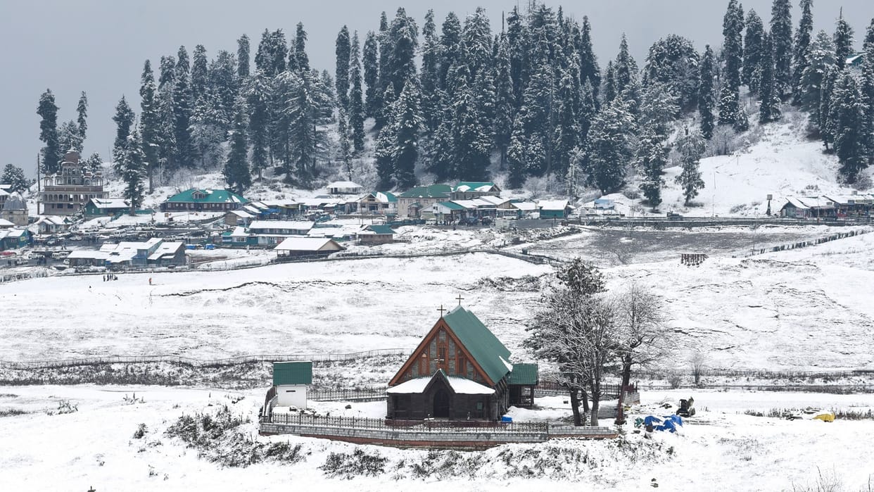 Weather News Cold wave conditions are increasing rapidly in North and Central India