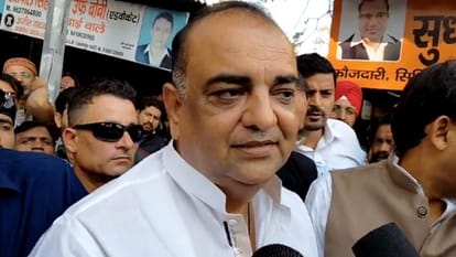 Rampur: Before going to jail, elder son Adeeb kissed Azam Khan's cheek and hugged brother Abdullah