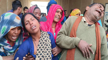 Etawah: Four injured as uncontrolled thresher overturns, teenager death