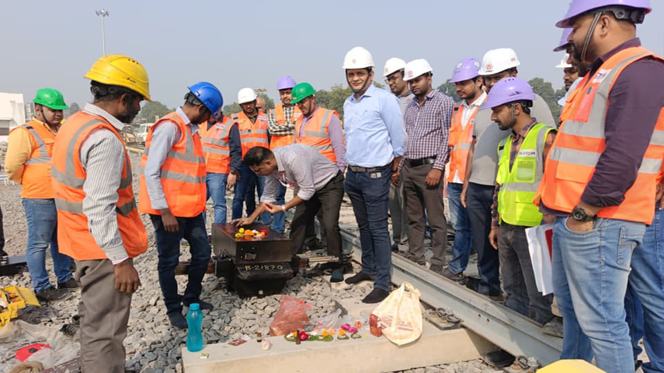 Kanpur: Point machines begin installation at Metro Corridor-2 depot, signaling work picks up pace