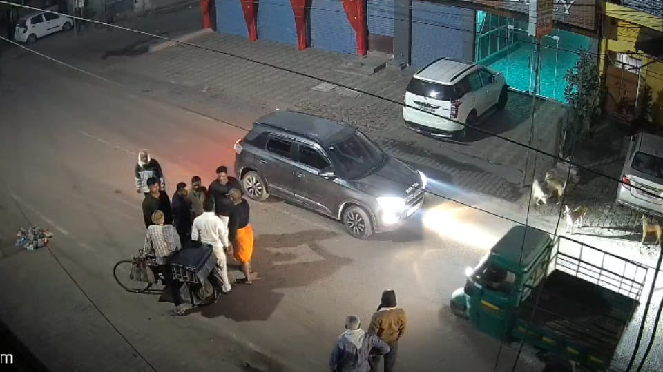 Kanpur: After the firing, history-sheeters tried to crush him with a car