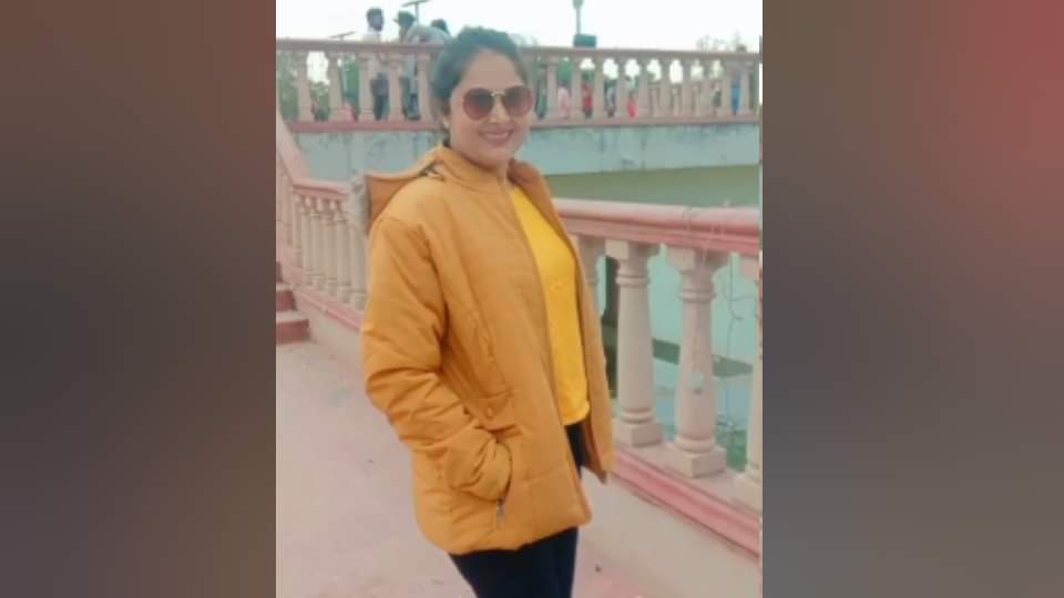 Hamirpur Woman lover Murder by Sub-Inspector Many questions remain on police story woman found naked