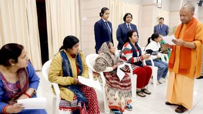 Janata Darshan: Paramilitary personnel also arrived, CM Yogi said – you do your duty, the responsibility of th